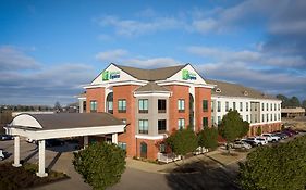 Holiday Inn Express & Suites Olive Branch